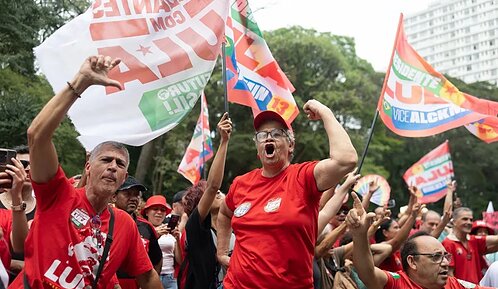 La izquierda brasileña sale a las calles para impulsar la remontada de Lula