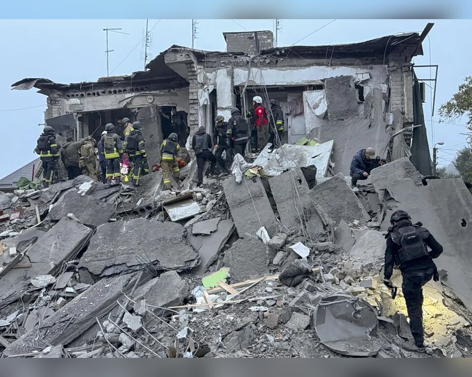 Al menos 17 muertos, entre ellos tres niños, en ataque aéreo ruso a Zaporiya