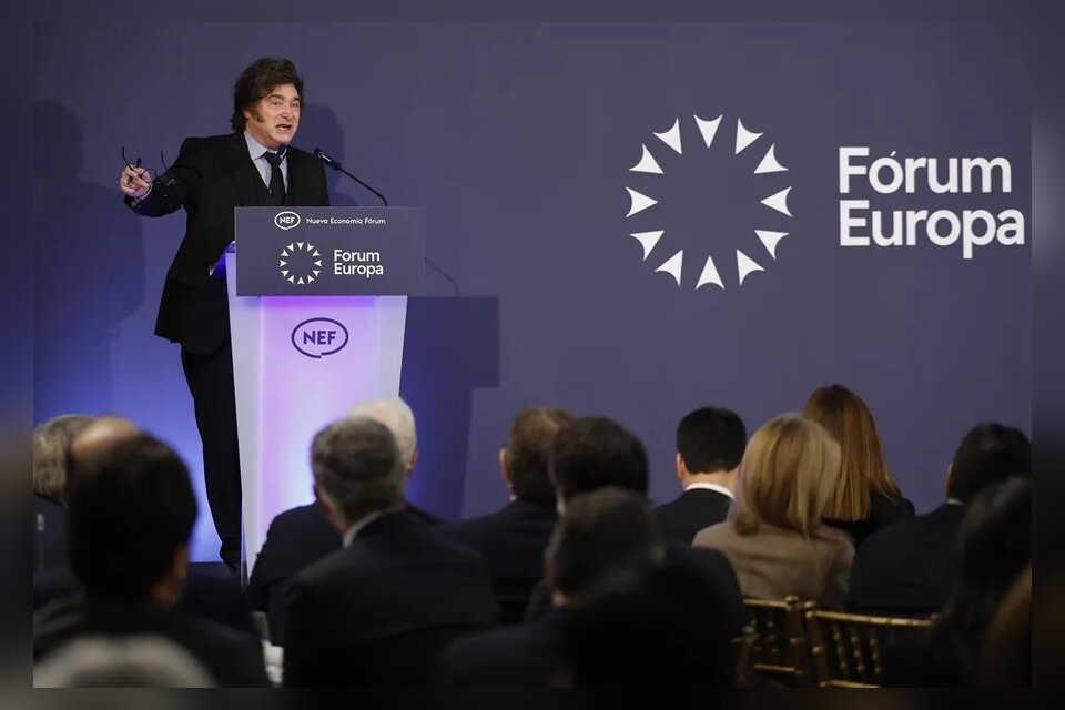 Milei llama "impresentable dictador" a Sánchez durante visita a España