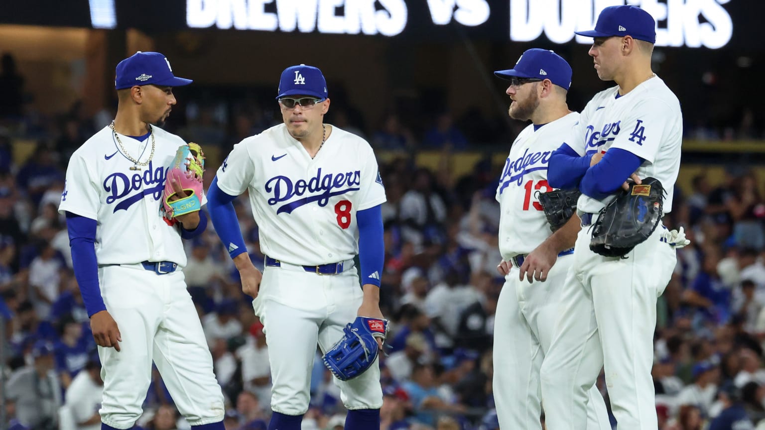Dodgers quedan fuera de la pelea por el tricampeonato tras barrida de los Cerveceros