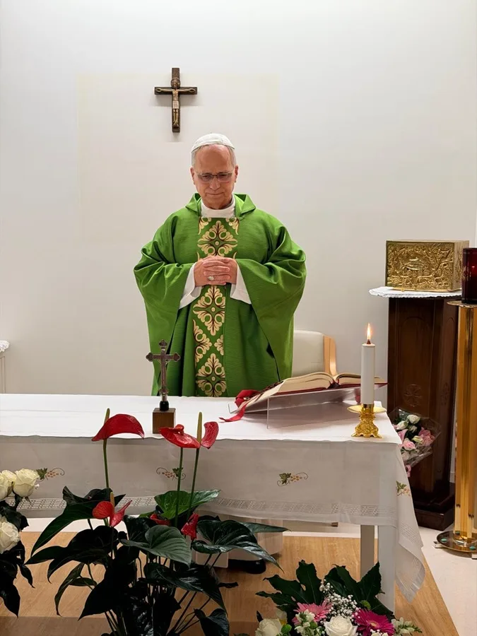 El papa muestra una «mejoría constante» y recupera su autonomía tras una operación de pulmón