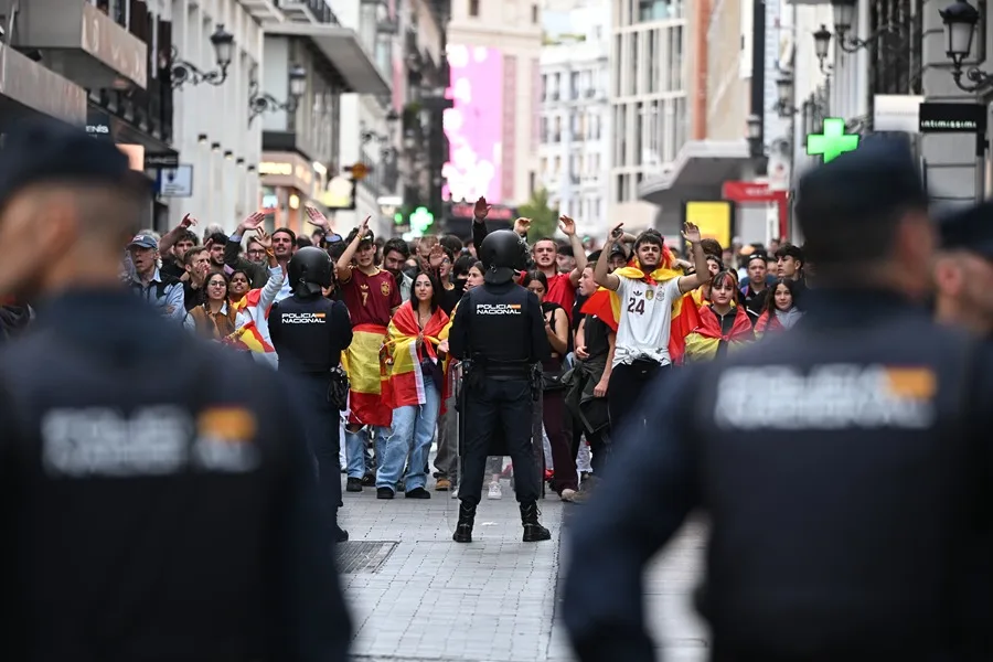 Un policía herido y cinco detenidos en protestas por la vivienda en Madrid
