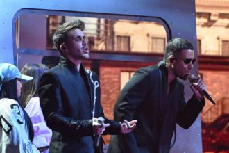 Romeo Santos y Prince Royce conquistan Bogotá con su gira “Mejor Tarde Que Nunca”