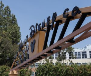 Disney despide a cerca de trescientos empleados y ofrece un retiro anticipado a ejecutivos