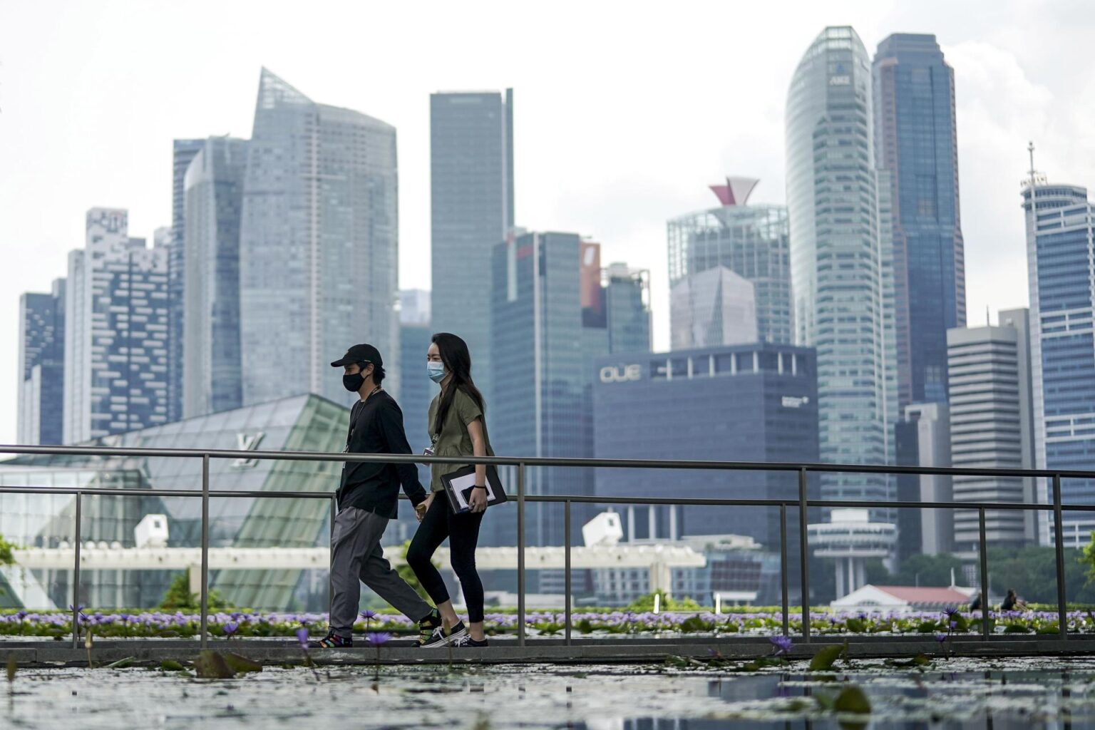 Singapur lanza plataforma de citas para empleados públicos ante baja natalidad