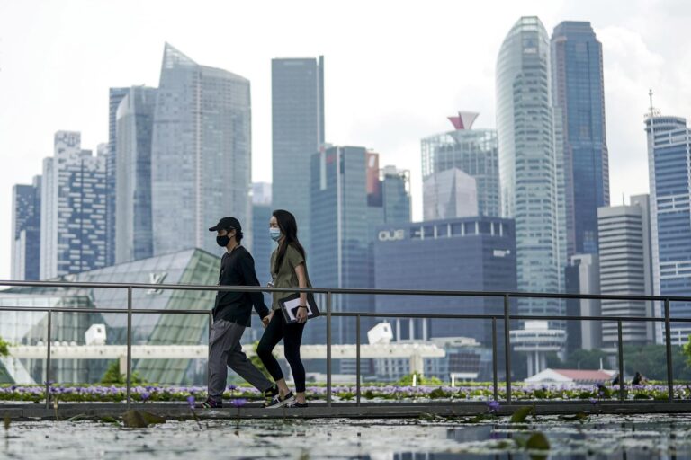 Singapur lanza plataforma de citas para empleados públicos ante baja natalidad