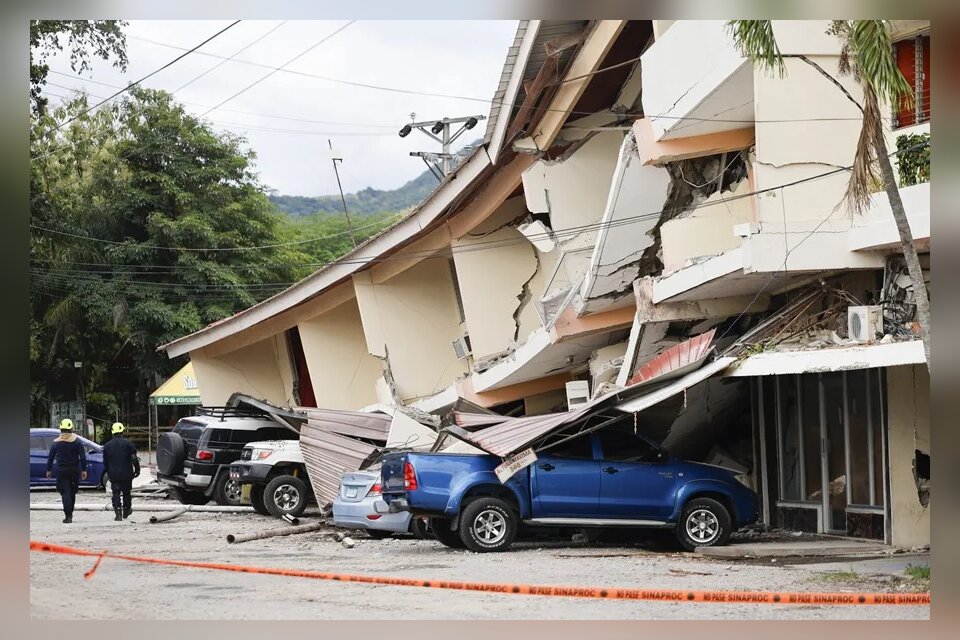 Al menos 27 heridos leves y más de 400 edificaciones afectadas por el terremoto en Panamá
