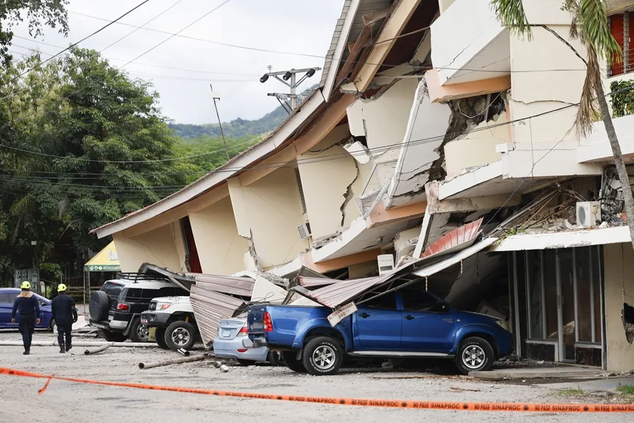 Al menos 27 heridos leves y más de 400 edificaciones afectadas por el terremoto en Panamá