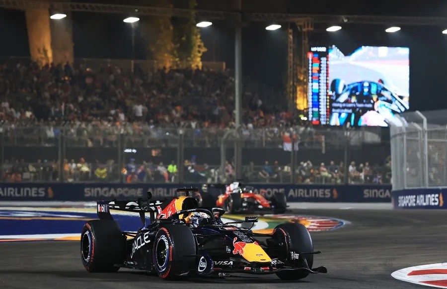 Max Verstappen gana el Gran Premio de Singapur y suma su primera victoria en Marina Bay