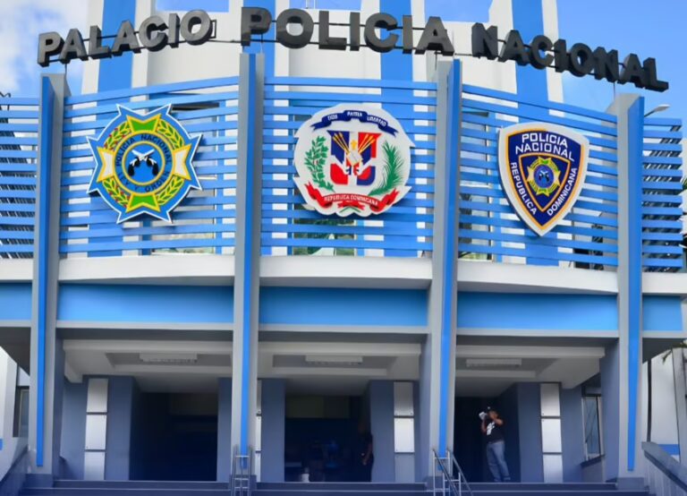 Fachada de la sede de la Policía Nacional de la República Dominicana. Foto: Policía Nacional, vía Z Digital.